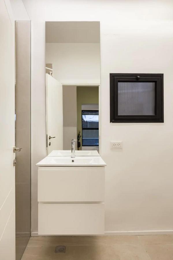 Renovated Large 3Rm Apartment 5 Min From The Beach Tel Aviv Exteriér fotografie